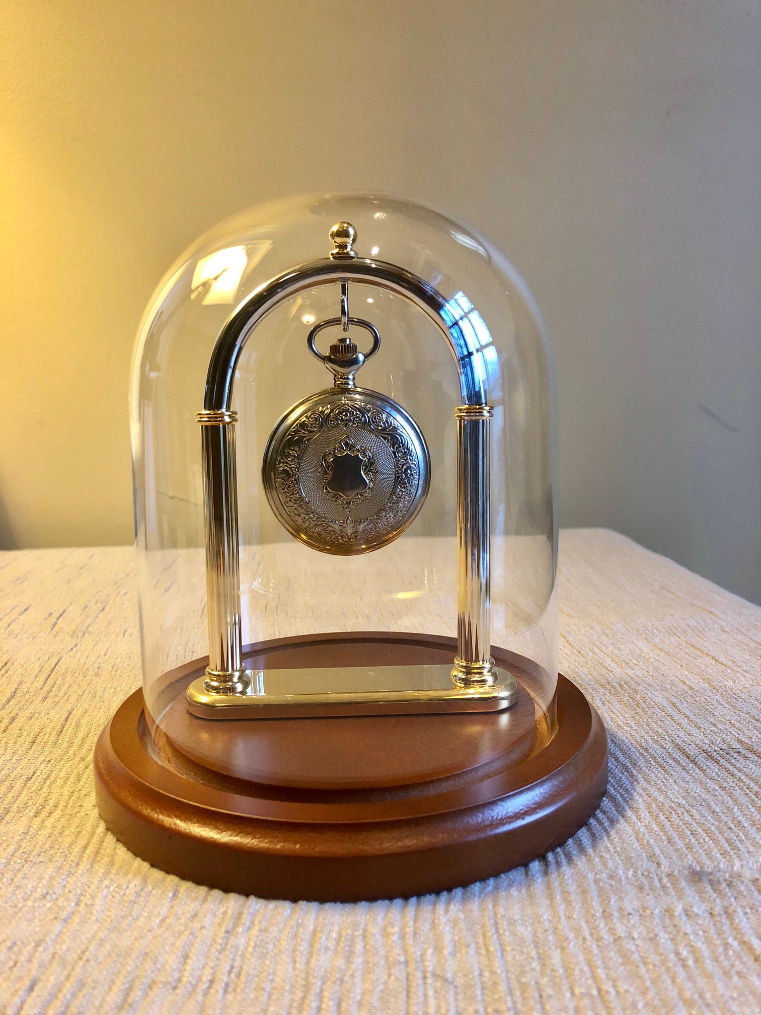 how to display a pocket watch; pocket watch display dome